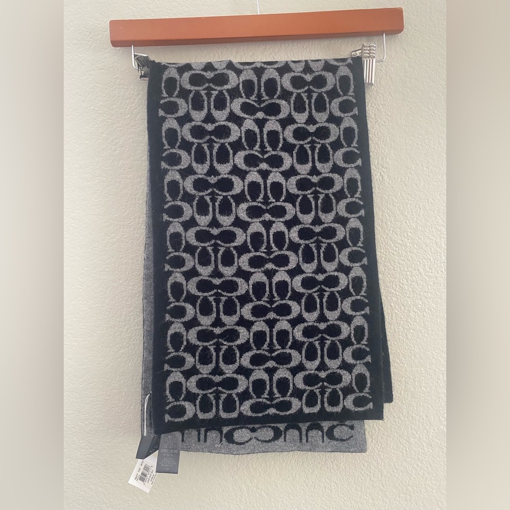 NWT Coach Monogram Logo Signature‎ Scarf Muffler Reversible Knit Black and Gray